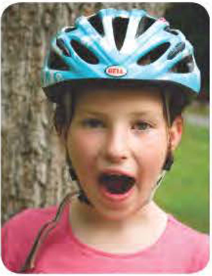 Figure from Safe Kids — Helmet Fit Test (English / Spanish)